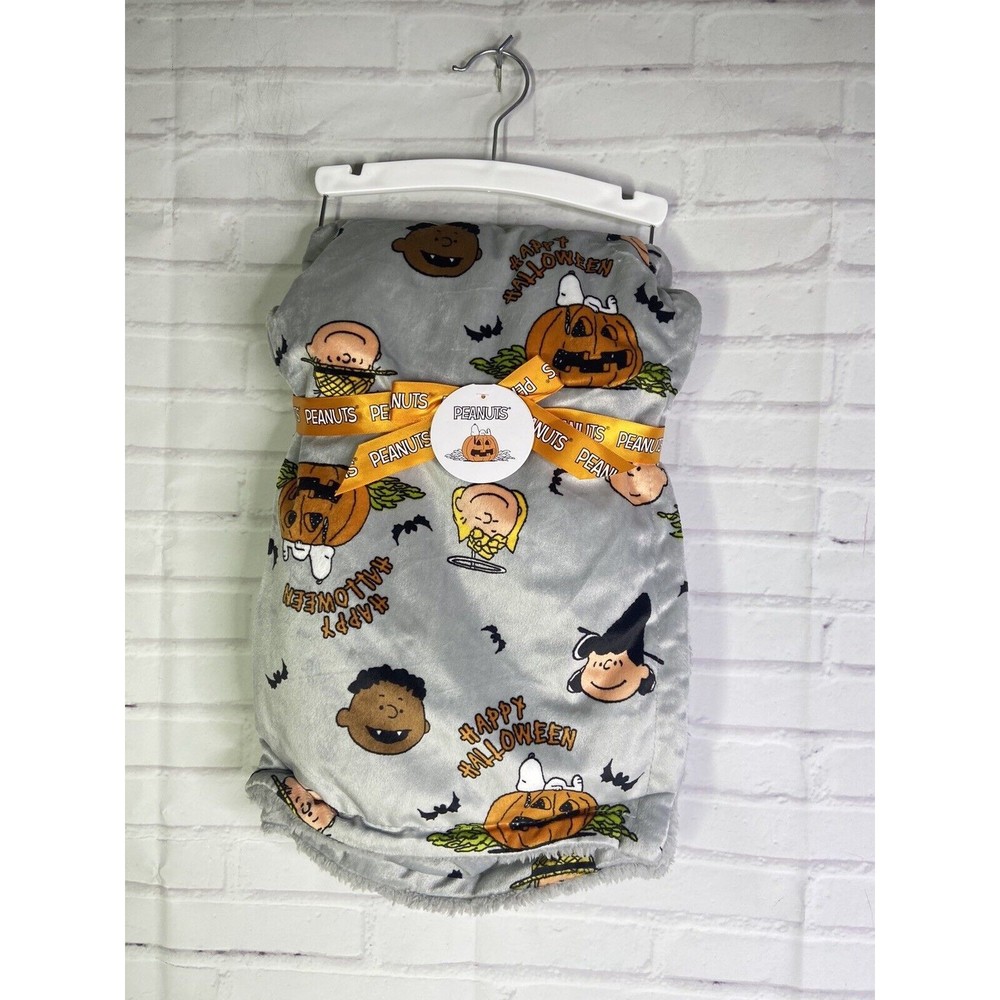 Peanuts Halloween Snoopy Charlie Brown Pumpkin Sherpa Baby Pet Blanket Throw NEW